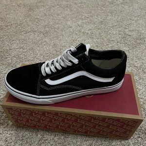 New in Box Men’s old skool Vans